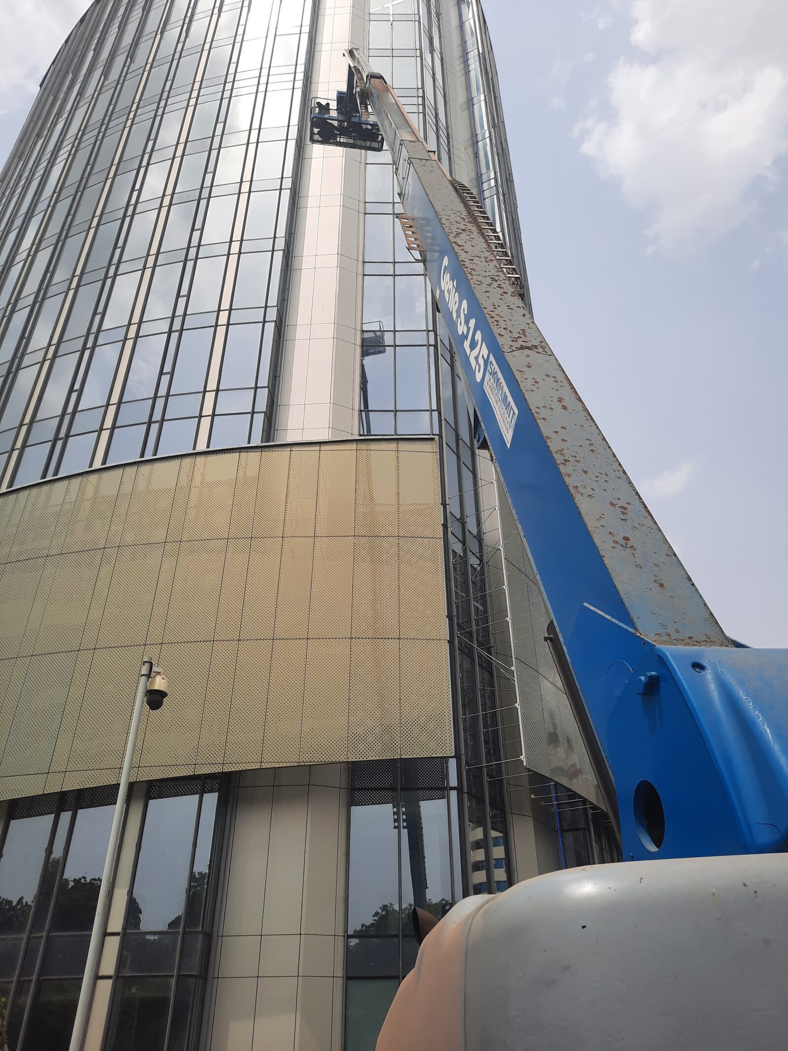 Facilities Management for Ecobank HQ - project photo 1