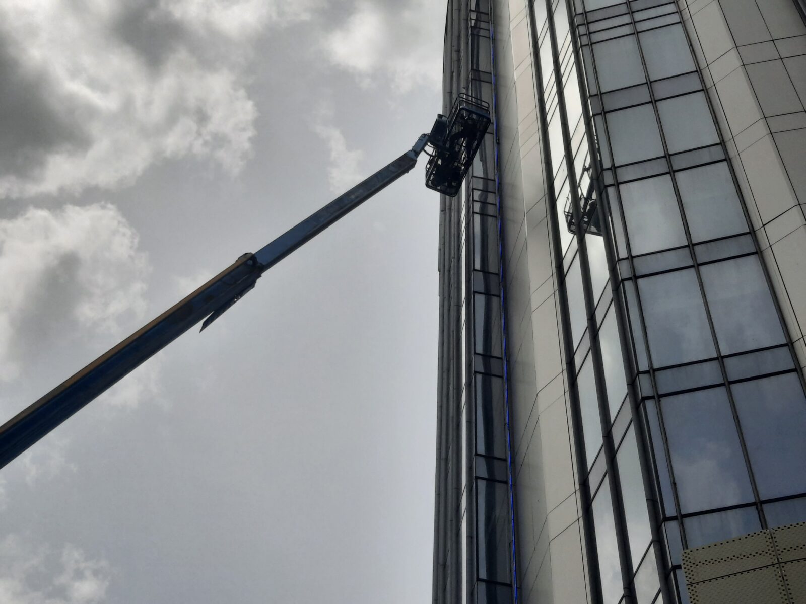Facilities Management for Ecobank HQ - project photo 4